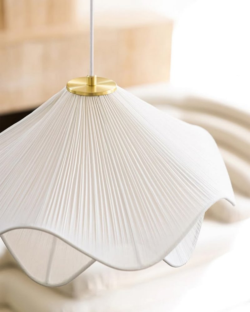 Black & Natural Ribbed Pendant